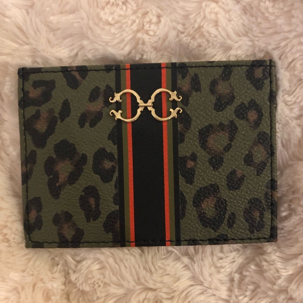 CNWOT C WONDER CARD HOLDER